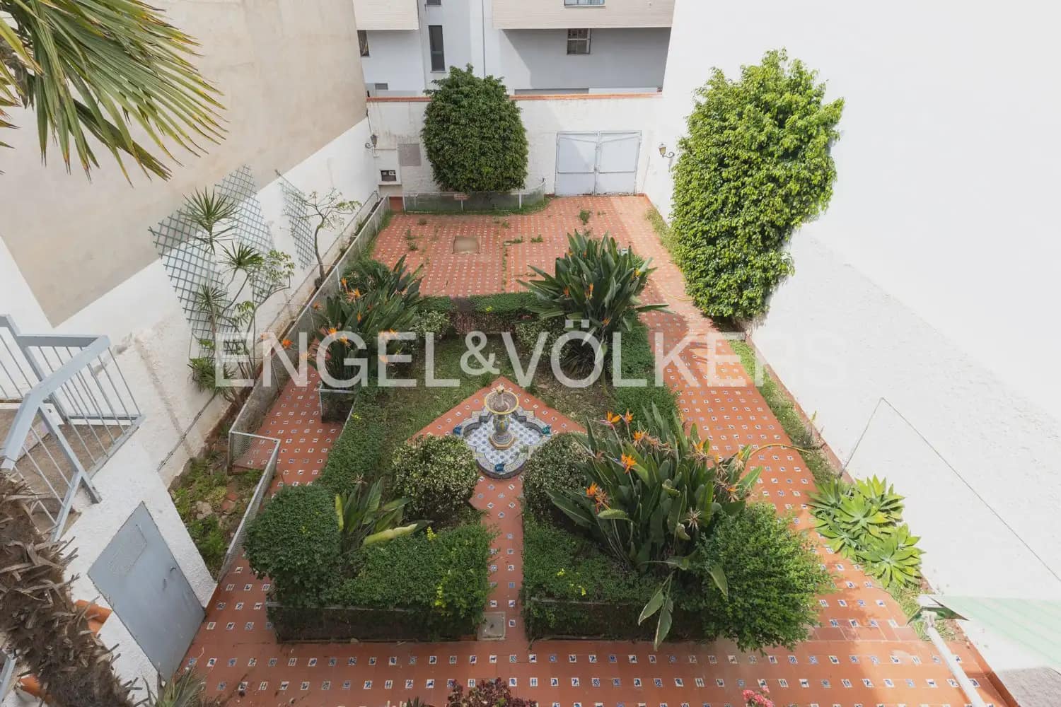 Chalet de 5 habitaciones en Vila-real en venta con garaje - 588.000 € (Ref: 9898003)