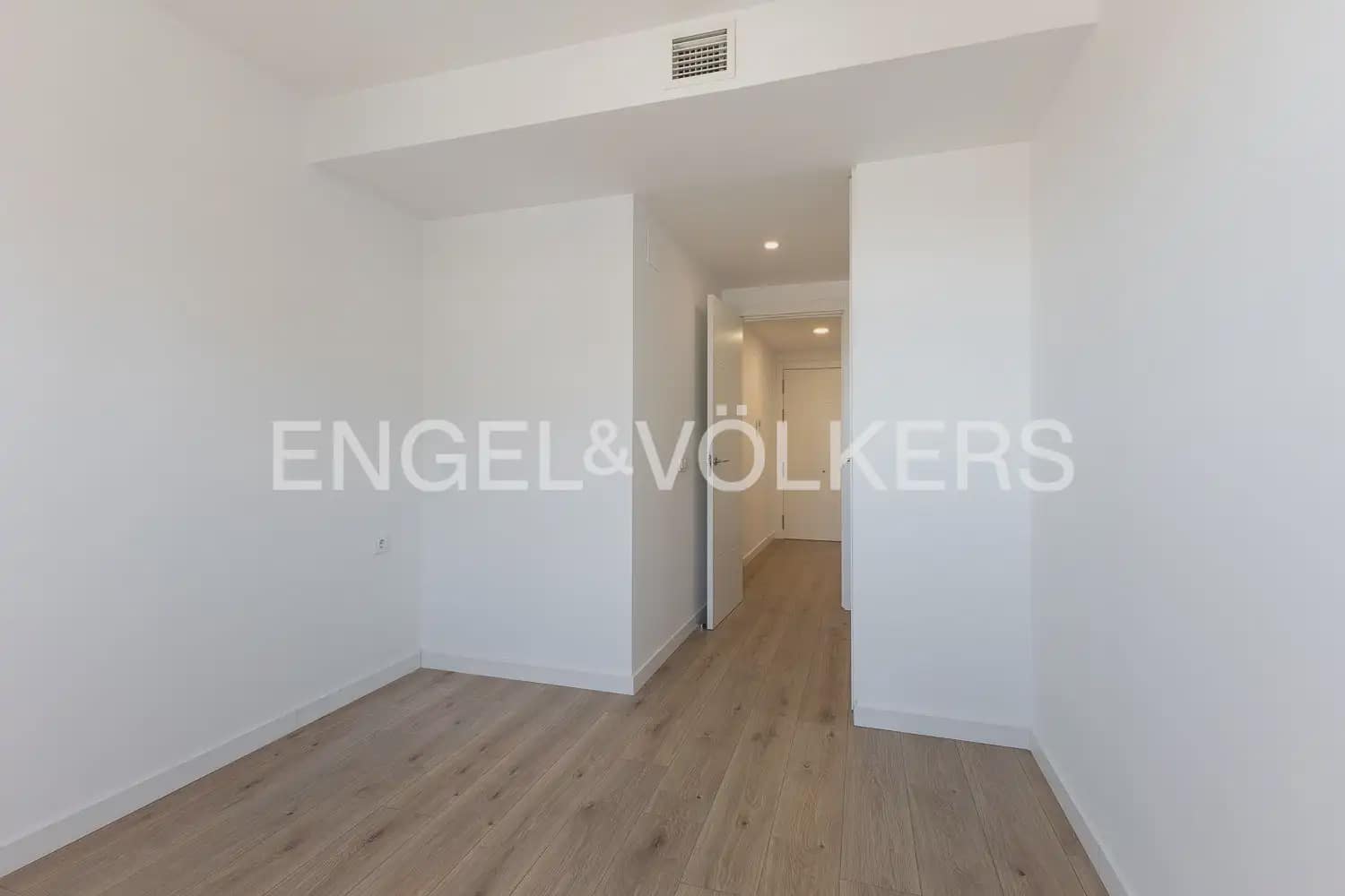 4 makuuhuone Kattohuoneisto vuokrattavana paikassa Valencia kaupunki mukana uima-altaan 
autotalli - 3 300 € (Ref: 9898004)