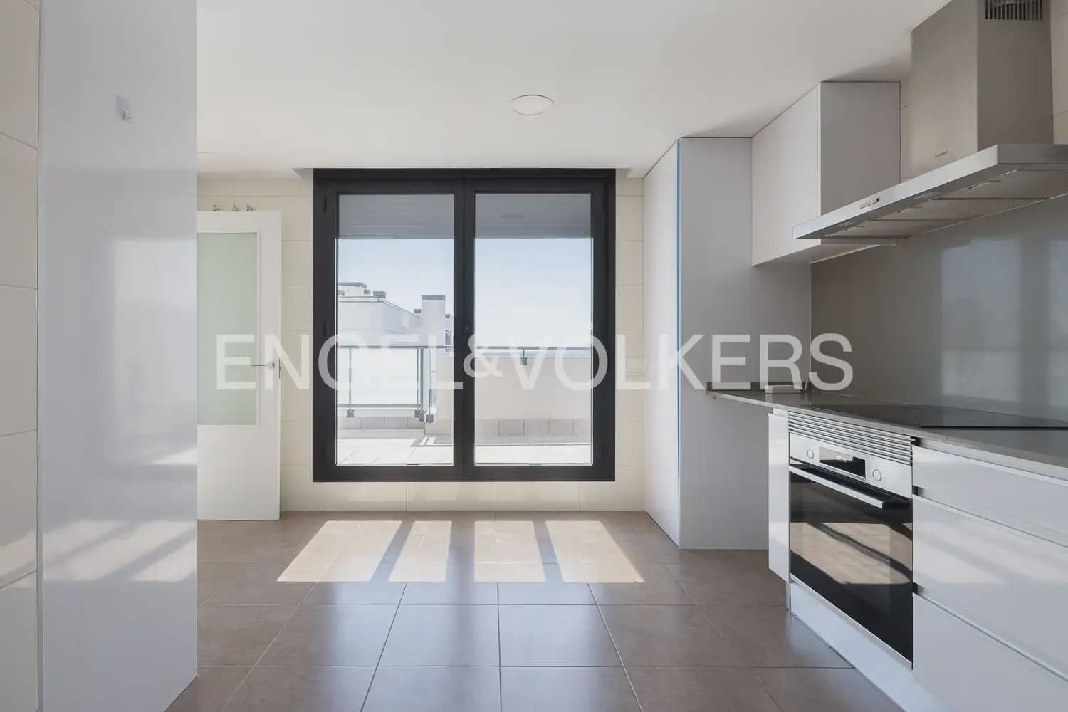 4 makuuhuone Kattohuoneisto vuokrattavana paikassa Valencia kaupunki mukana uima-altaan 
autotalli - 3 300 € (Ref: 9898004)