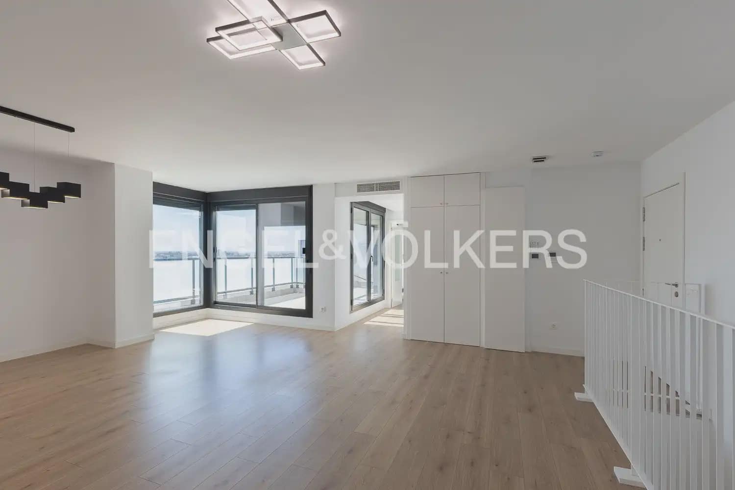 4 makuuhuone Kattohuoneisto vuokrattavana paikassa Valencia kaupunki mukana uima-altaan 
autotalli - 3 300 € (Ref: 9898004)