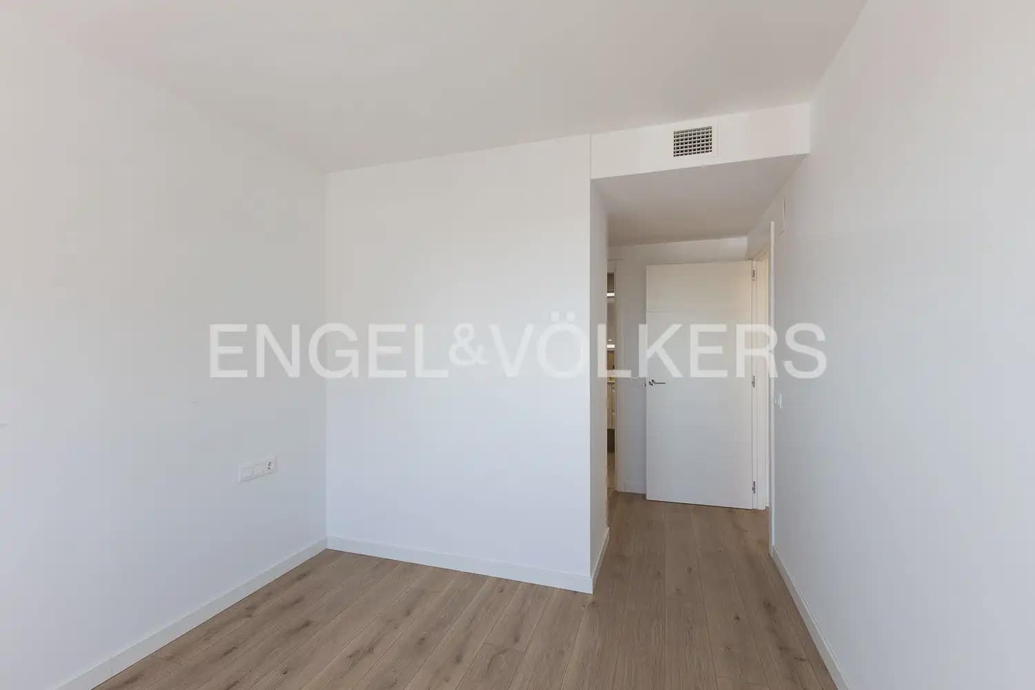 4 makuuhuone Kattohuoneisto vuokrattavana paikassa Valencia kaupunki mukana uima-altaan 
autotalli - 3 300 € (Ref: 9898004)