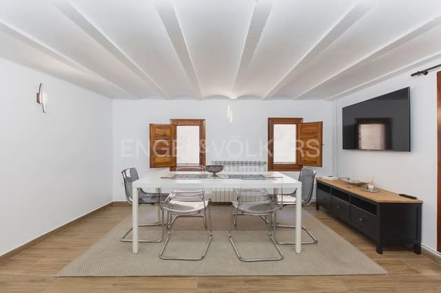 4 bedroom Townhouse for sale in Requena - € 370,000 (Ref: 9898005)