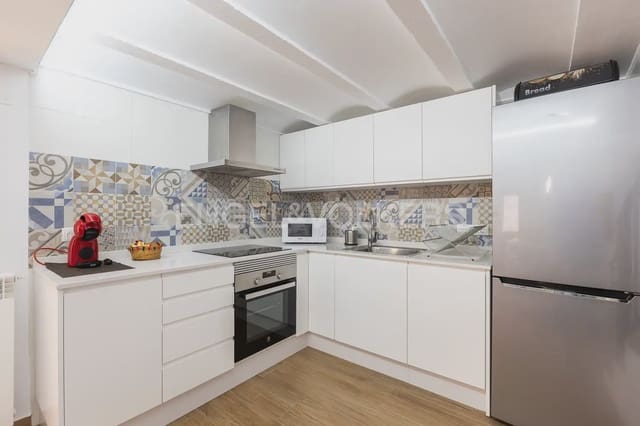 4 bedroom Townhouse for sale in Requena - € 370,000 (Ref: 9898005)