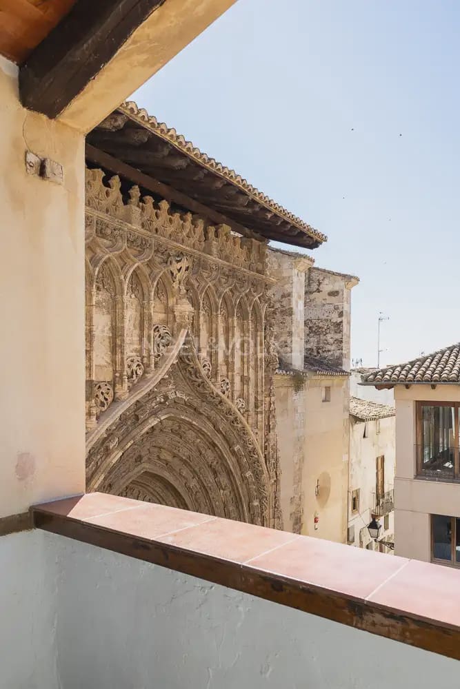 4 bedroom Townhouse for sale in Requena - € 370,000 (Ref: 9898005)