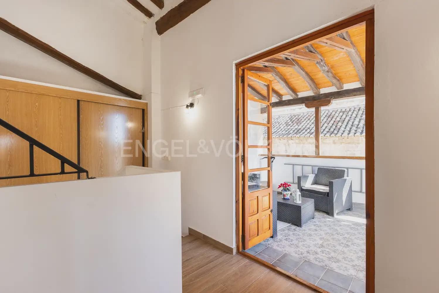 4 bedroom Townhouse for sale in Requena - € 370,000 (Ref: 9898005)