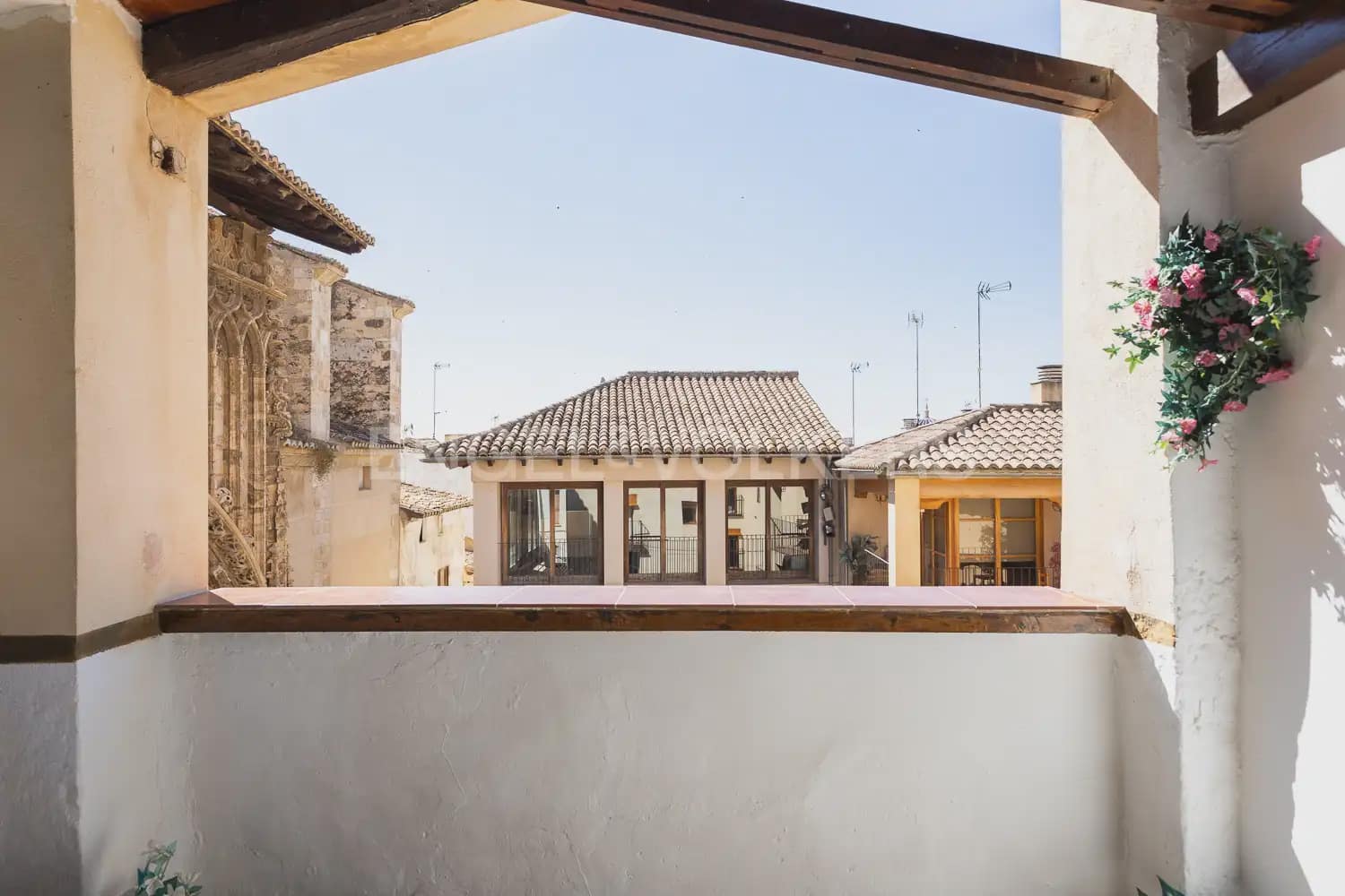 4 bedroom Townhouse for sale in Requena - € 370,000 (Ref: 9898005)