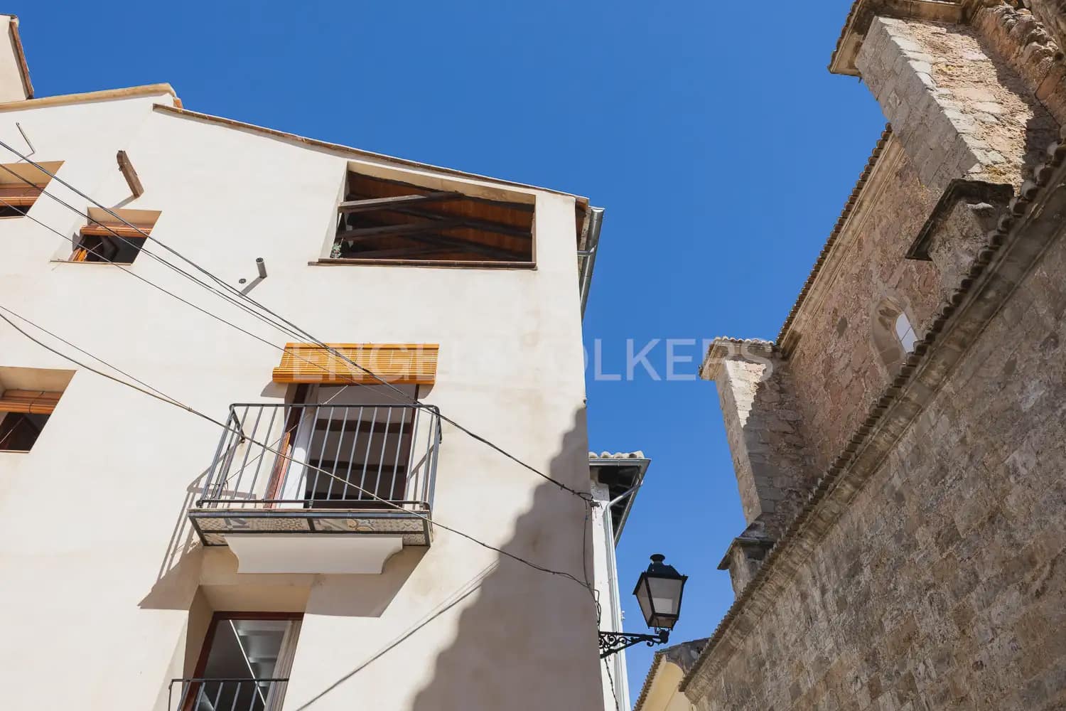 4 bedroom Townhouse for sale in Requena - € 370,000 (Ref: 9898005)
