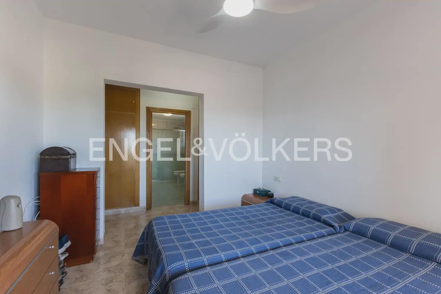 4 soveværelse Villa til salg i Chiva med swimmingpool garage - € 378.000 (Ref: 9898007)