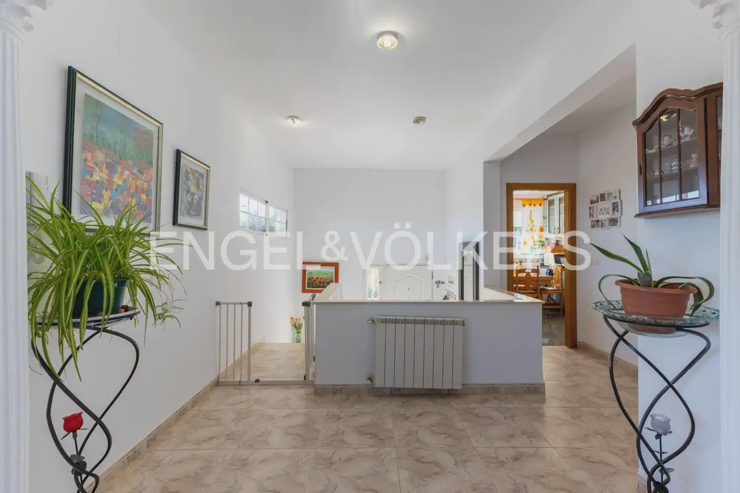 4 soveværelse Villa til salg i Chiva med swimmingpool garage - € 378.000 (Ref: 9898007)