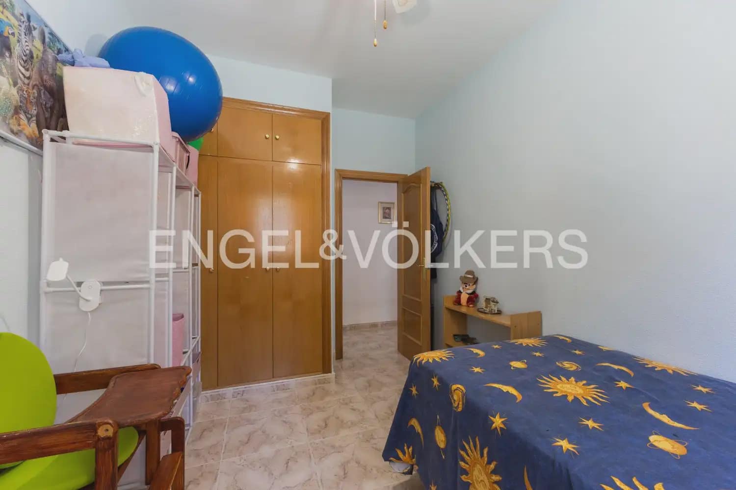 4 soveværelse Villa til salg i Chiva med swimmingpool garage - € 378.000 (Ref: 9898007)