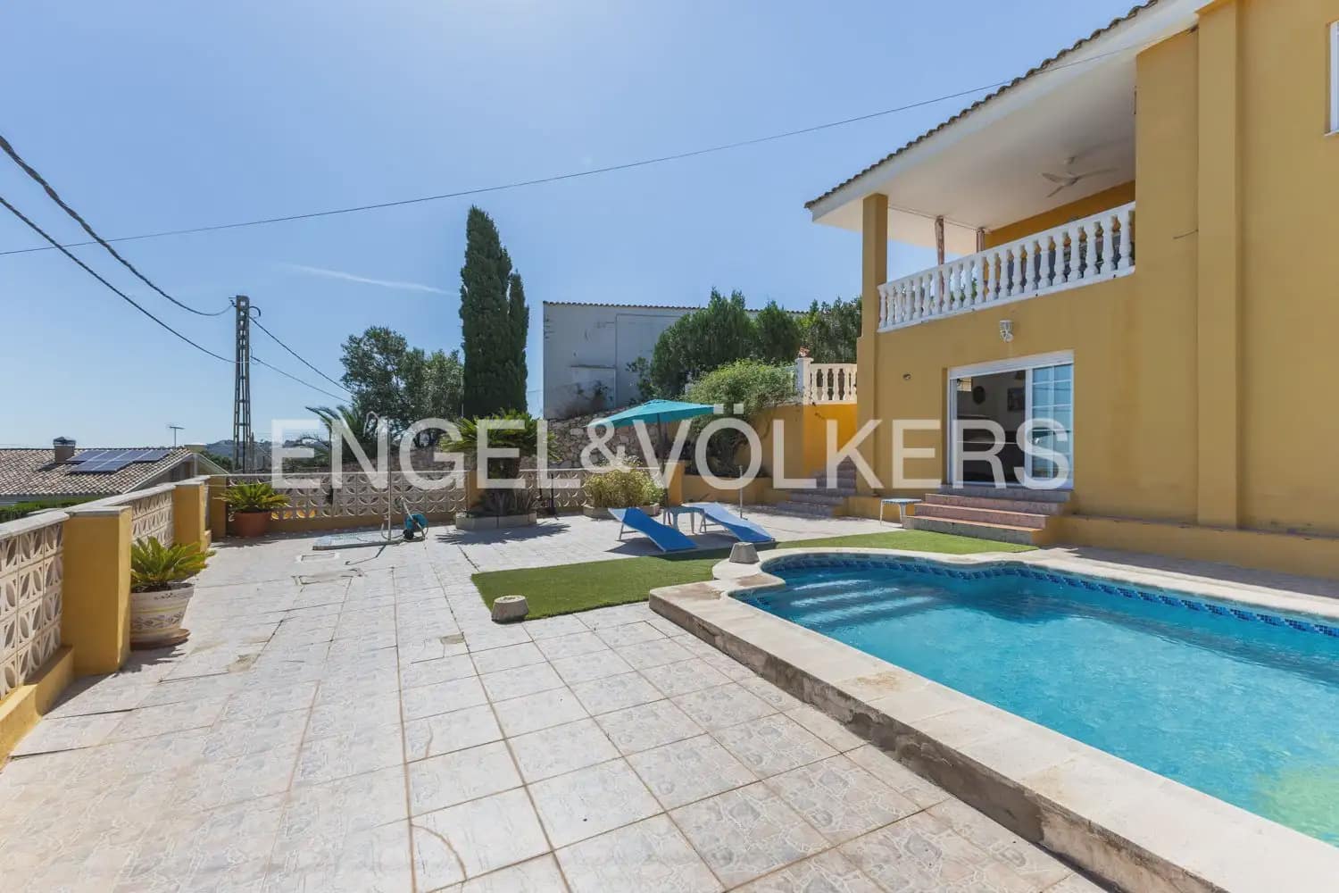 4 soveværelse Villa til salg i Chiva med swimmingpool garage - € 378.000 (Ref: 9898007)