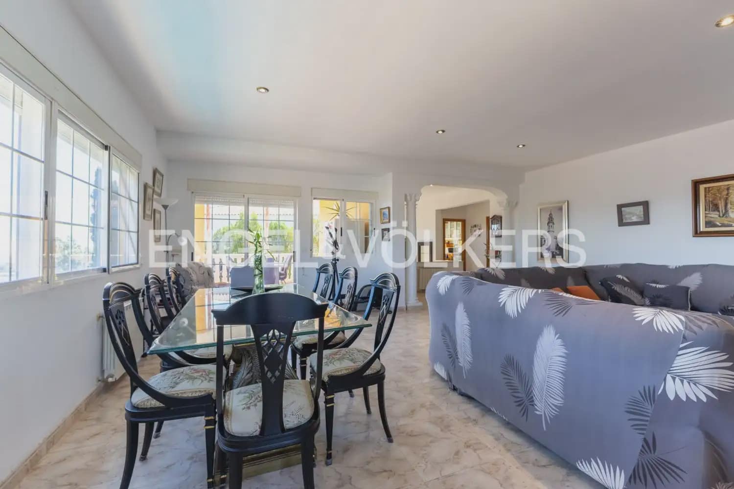 4 soveværelse Villa til salg i Chiva med swimmingpool garage - € 378.000 (Ref: 9898007)