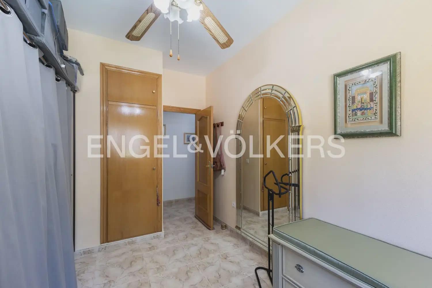4 soveværelse Villa til salg i Chiva med swimmingpool garage - € 378.000 (Ref: 9898007)