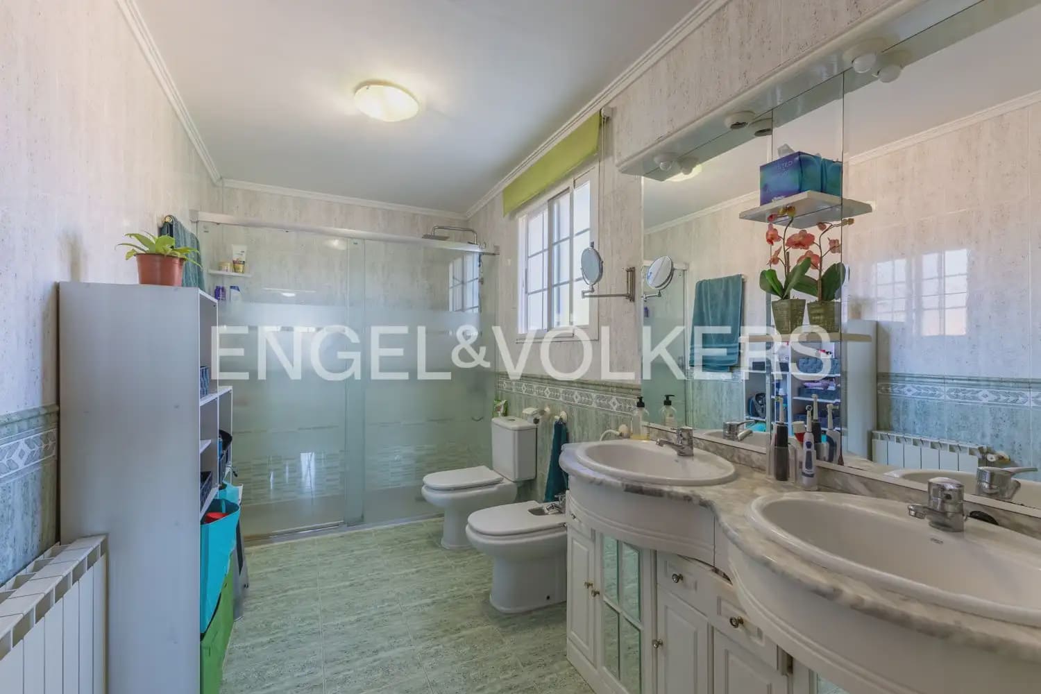 4 soveværelse Villa til salg i Chiva med swimmingpool garage - € 378.000 (Ref: 9898007)