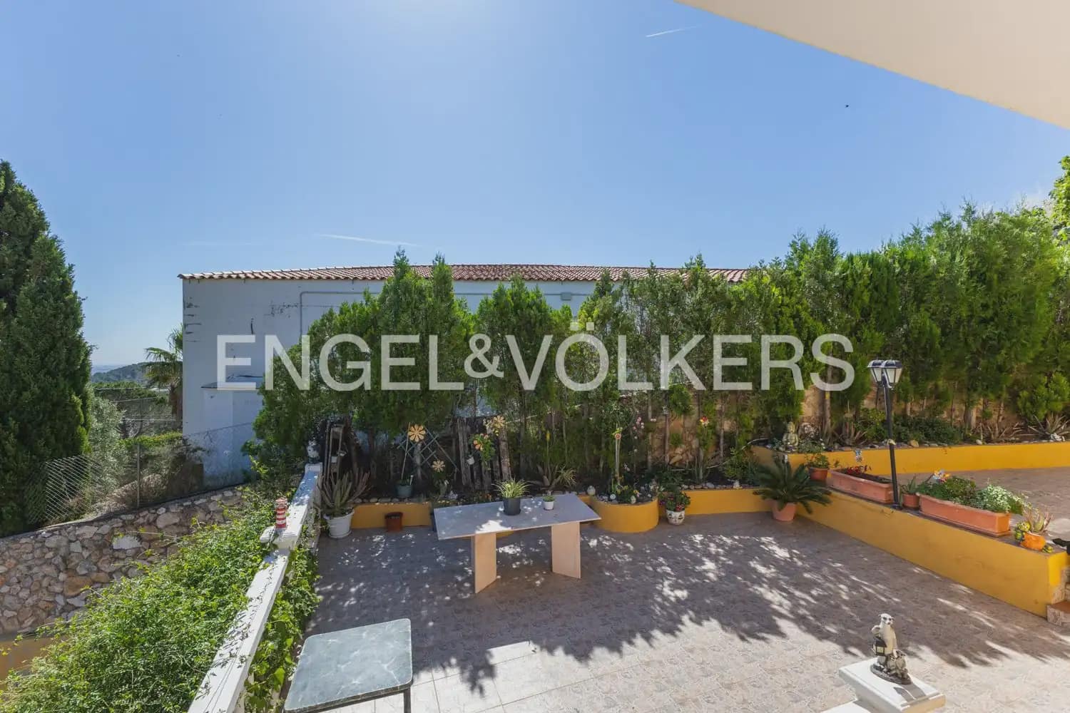 4 soveværelse Villa til salg i Chiva med swimmingpool garage - € 378.000 (Ref: 9898007)