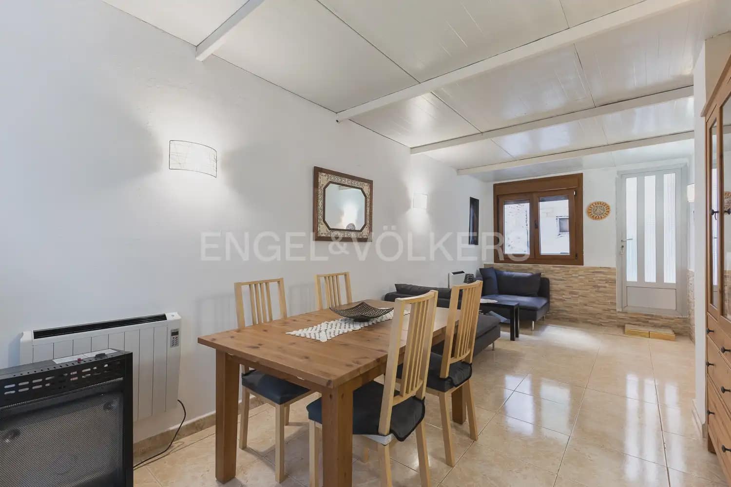 3 bedroom Apartment for sale in Requena - € 144,900 (Ref: 9898008)