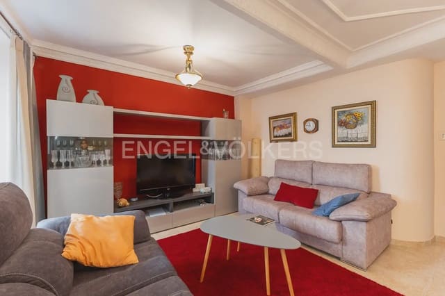 3 bedroom Apartment for sale in Requena - € 144,900 (Ref: 9898008)