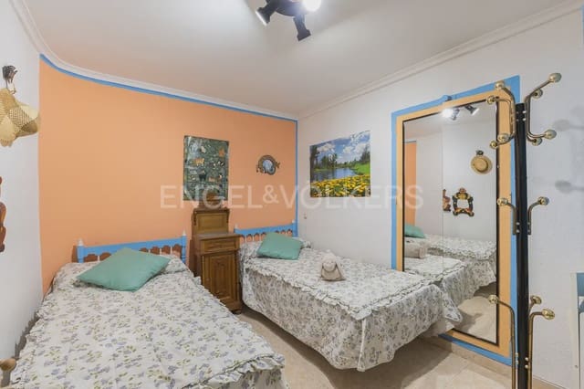 3 bedroom Apartment for sale in Requena - € 144,900 (Ref: 9898008)