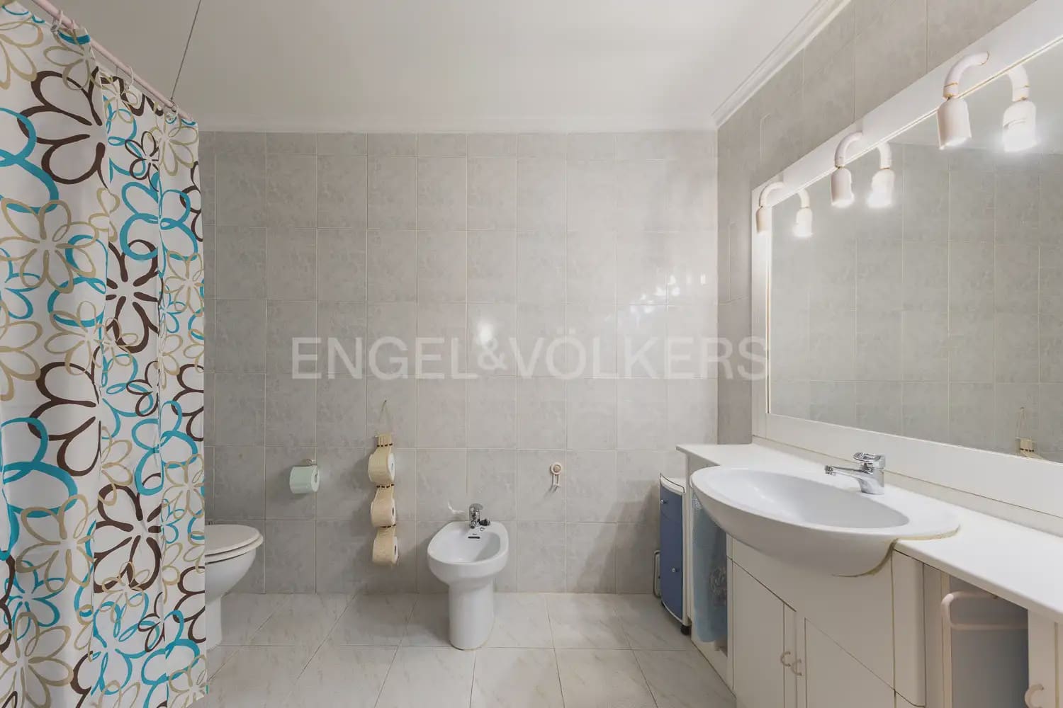 3 bedroom Apartment for sale in Requena - € 144,900 (Ref: 9898008)