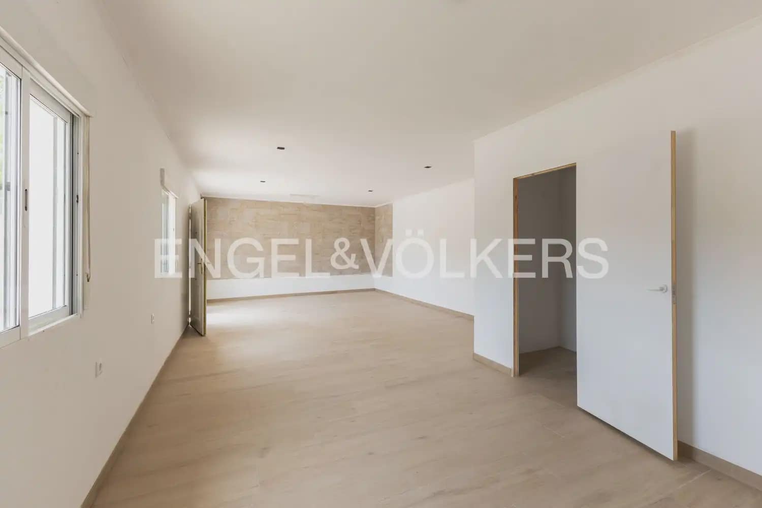 3 bedroom Villa for sale in Turis with pool garage - € 279,000 (Ref: 9898009)
