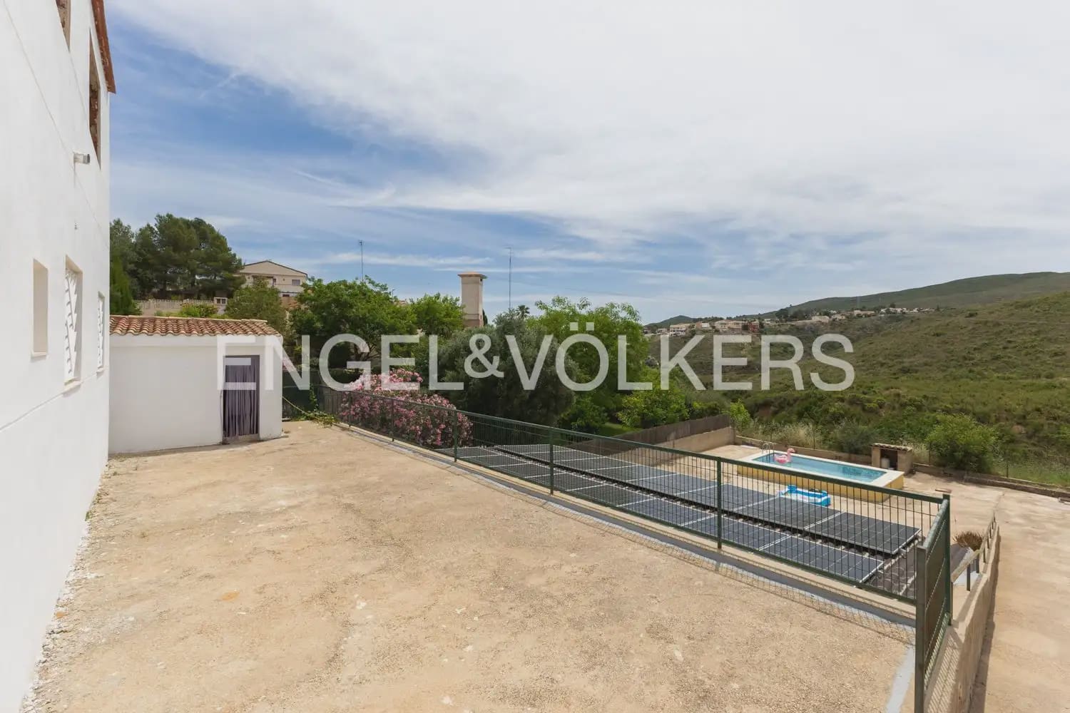 3 bedroom Villa for sale in Turis with pool garage - € 279,000 (Ref: 9898009)