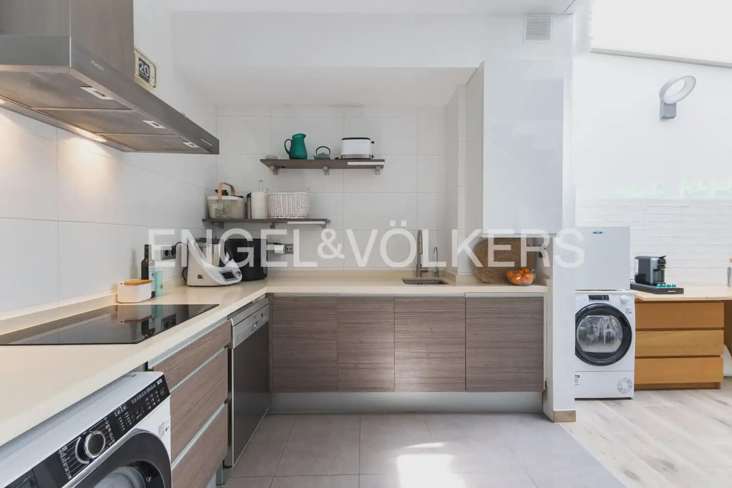 4 bedroom Townhouse for rent in Valencia city - € 1,800 (Ref: 9898010)