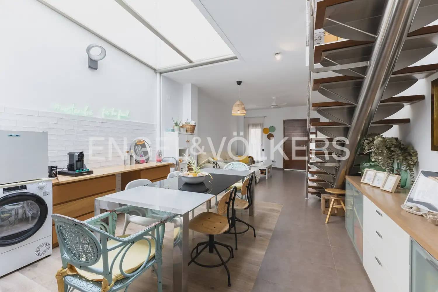 4 bedroom Townhouse for rent in Valencia city - € 1,800 (Ref: 9898010)