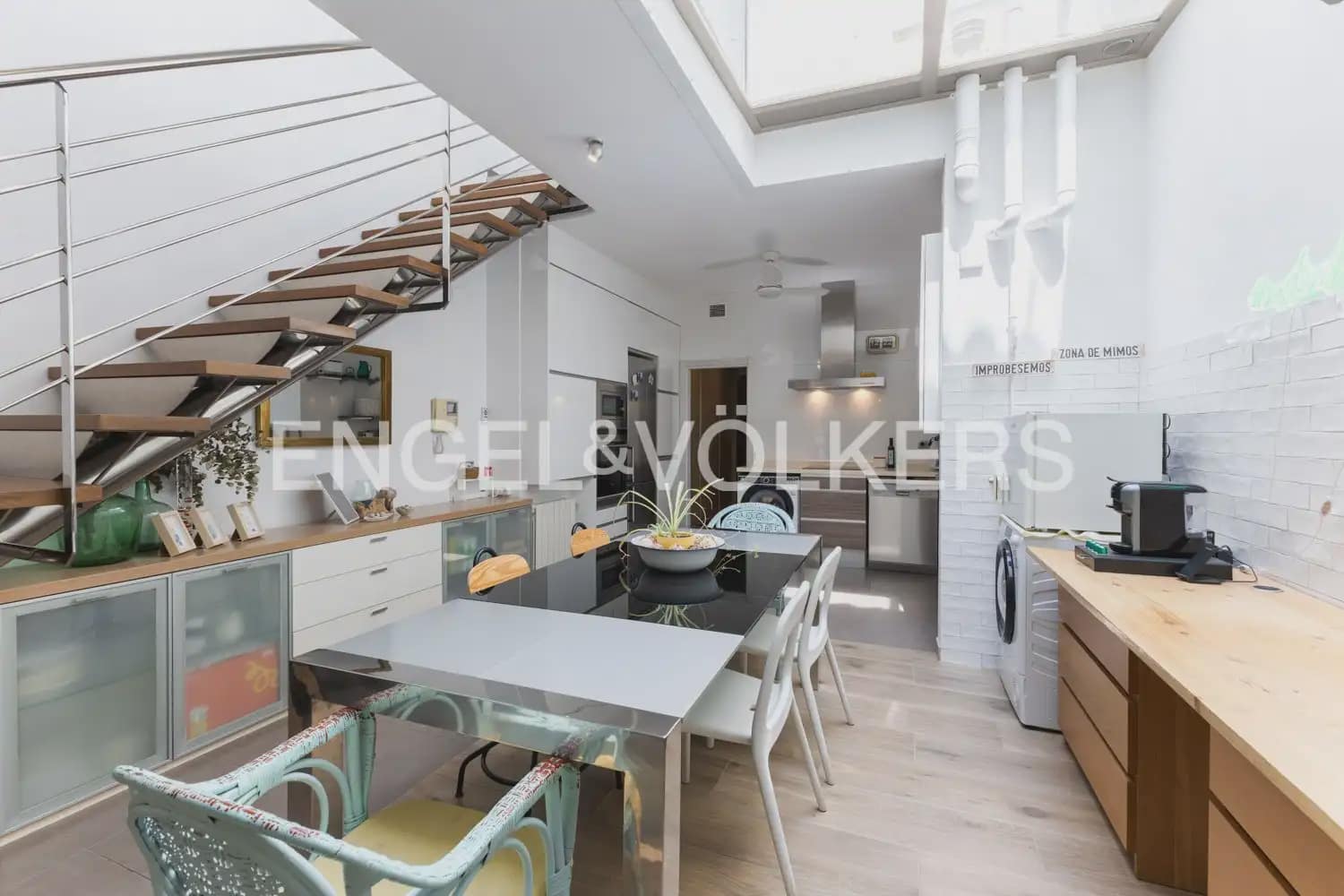 4 bedroom Townhouse for rent in Valencia city - € 1,800 (Ref: 9898010)