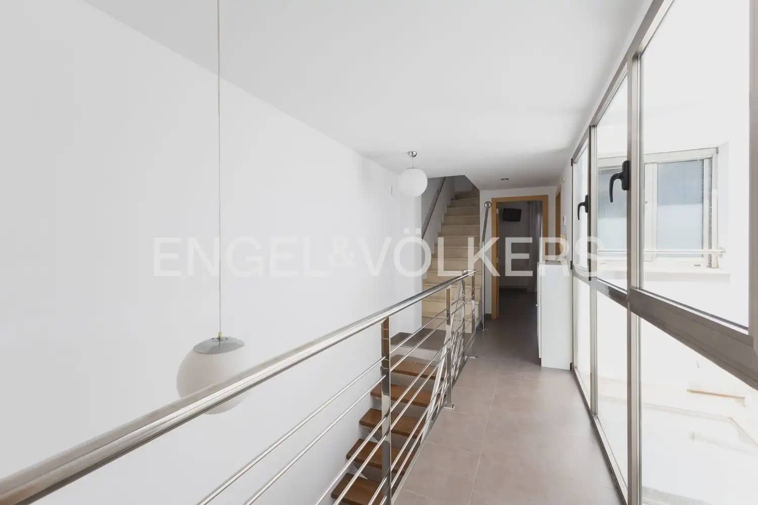 4 bedroom Townhouse for rent in Valencia city - € 1,800 (Ref: 9898010)