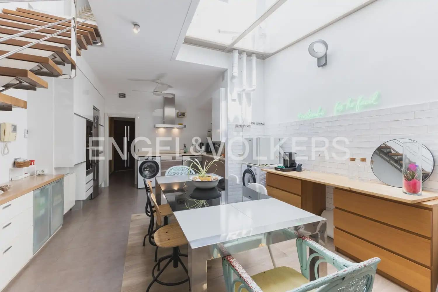 4 bedroom Townhouse for rent in Valencia city - € 1,800 (Ref: 9898010)