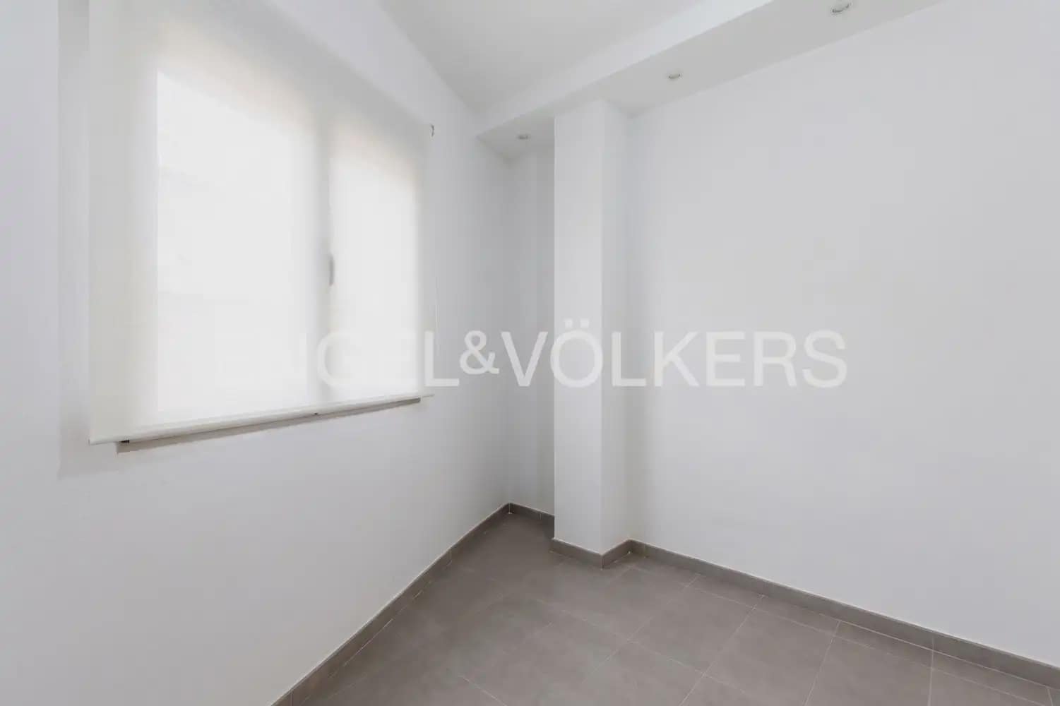 4 bedroom Townhouse for rent in Valencia city - € 1,800 (Ref: 9898010)