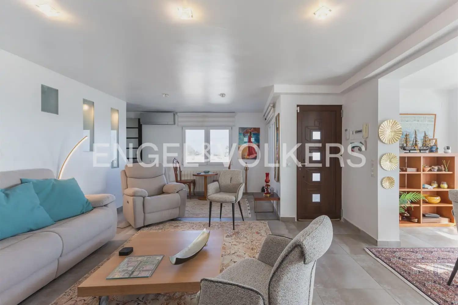 4 bedroom Villa for sale in Vinaros with pool garage - € 535,000 (Ref: 9898011)