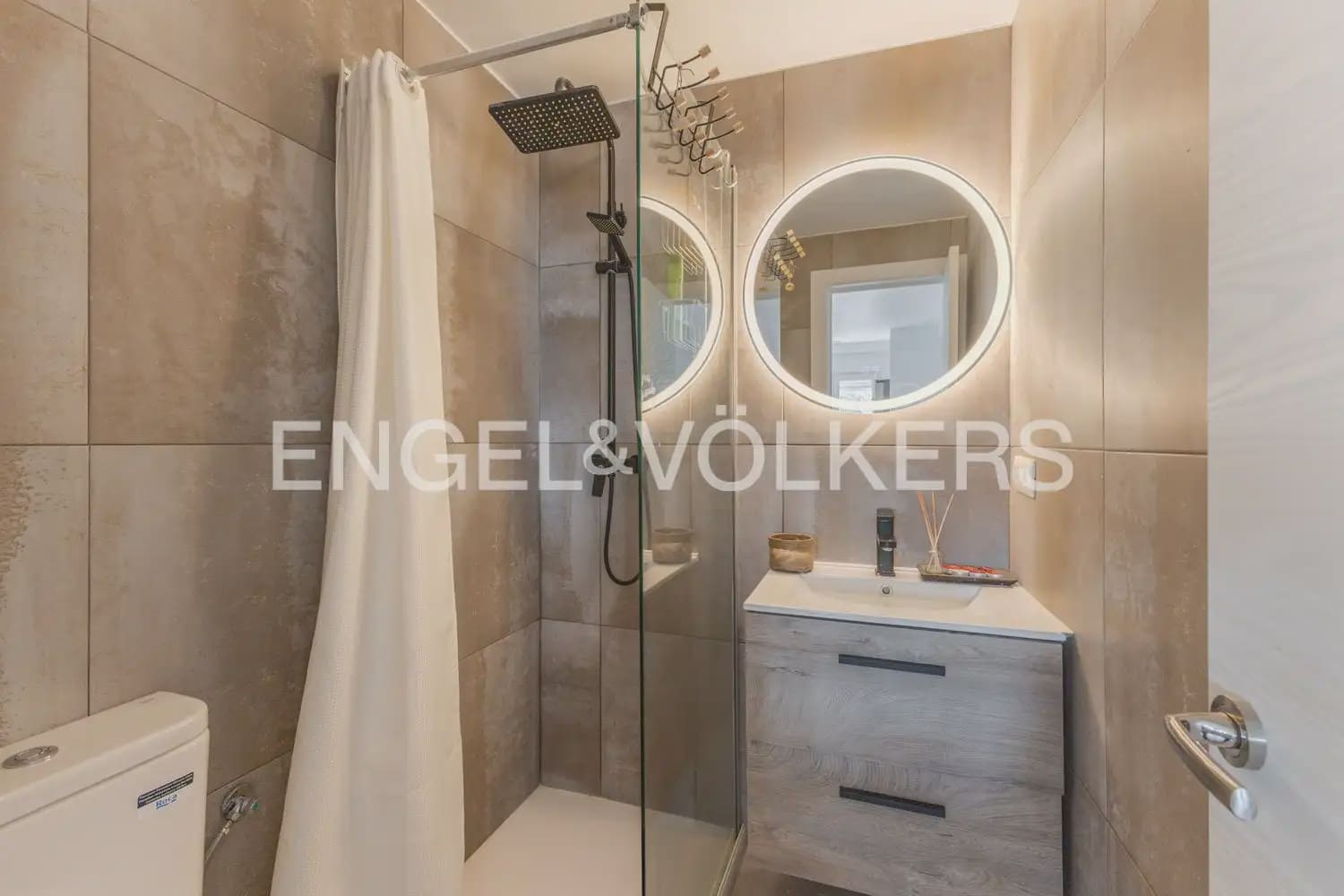 4 bedroom Villa for sale in Vinaros with pool garage - € 535,000 (Ref: 9898011)