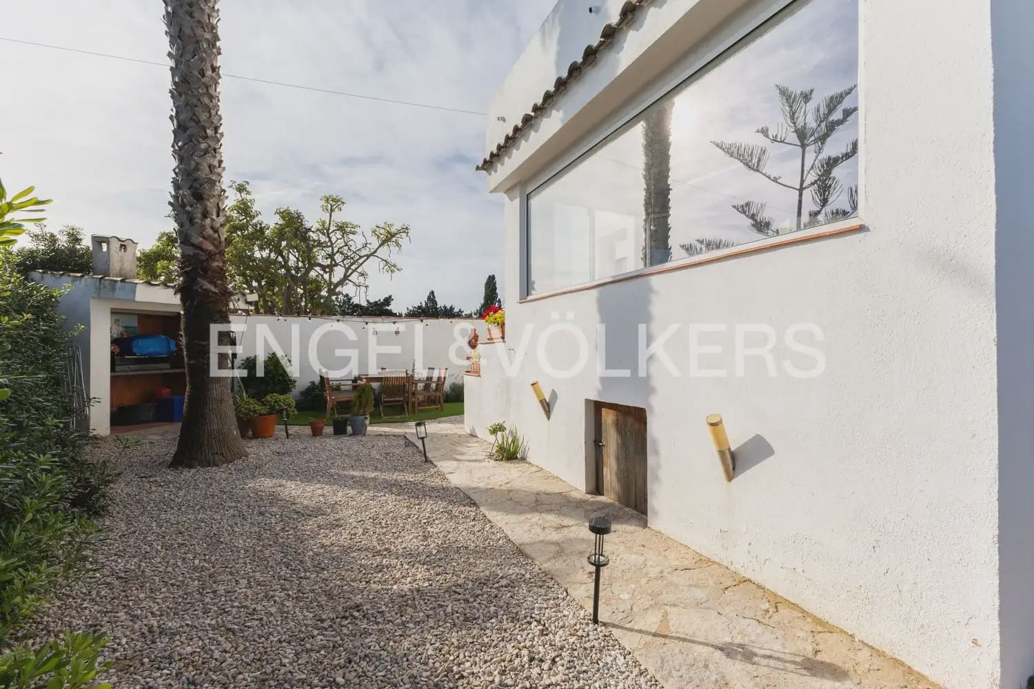 4 bedroom Villa for sale in Vinaros with pool garage - € 535,000 (Ref: 9898011)