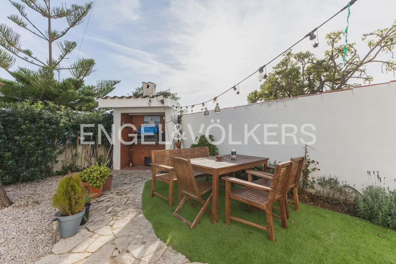 4 bedroom Villa for sale in Vinaros with pool garage - € 535,000 (Ref: 9898011)