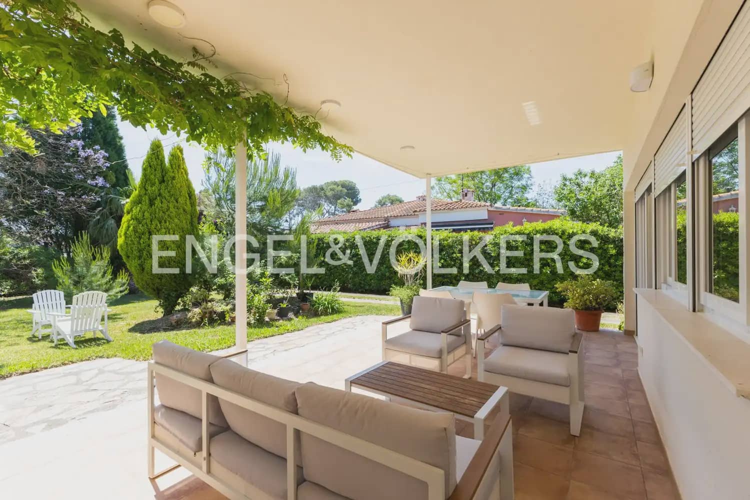 5 bedroom Villa for sale in Castello de la Plana with pool garage - € 1,150,000 (Ref: 9898012)
