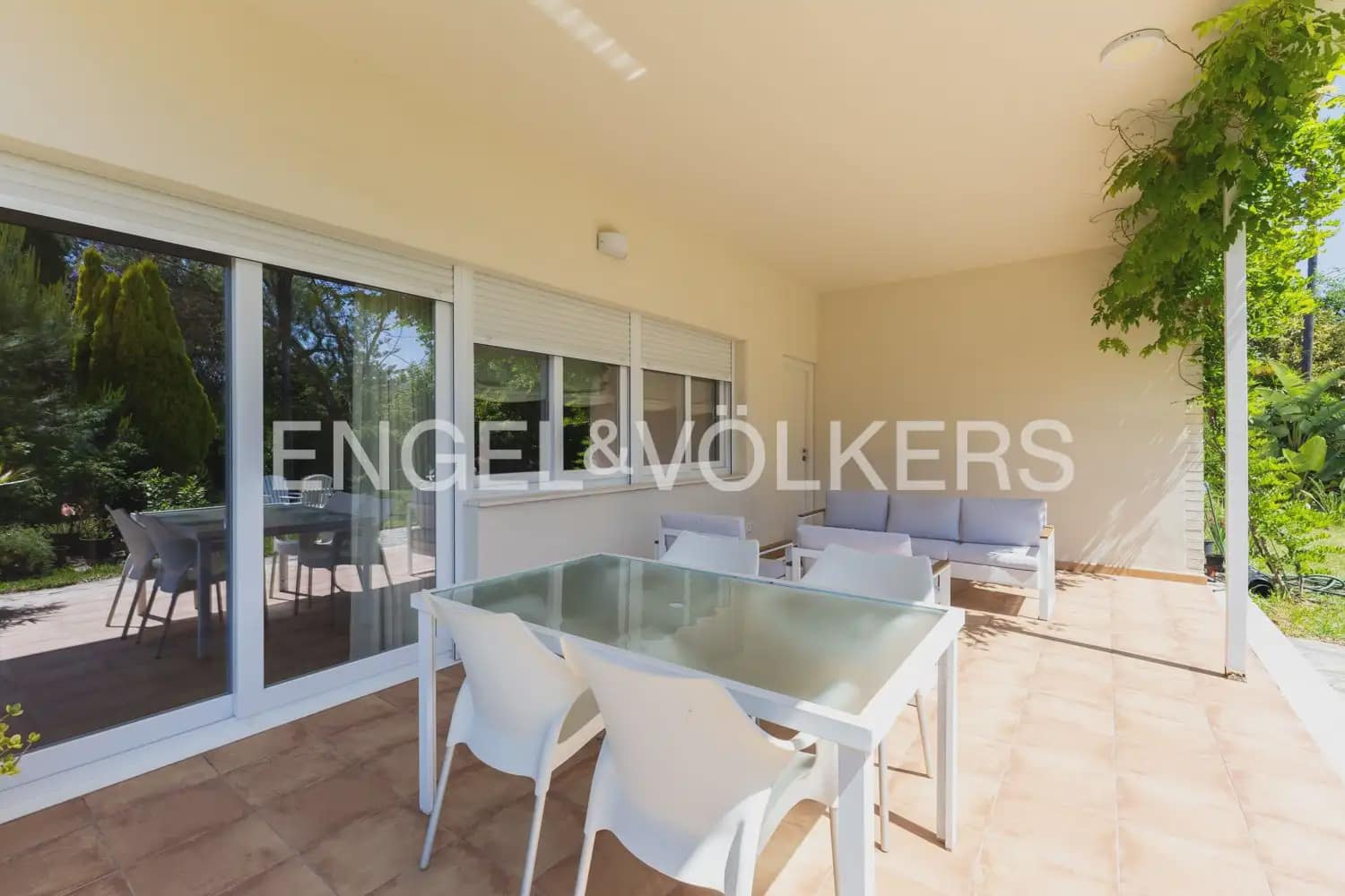 5 bedroom Villa for sale in Castello de la Plana with pool garage - € 1,150,000 (Ref: 9898012)