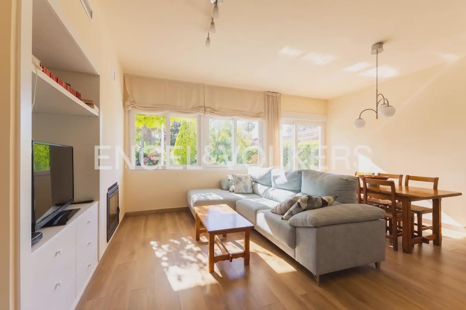 5 bedroom Villa for sale in Castello de la Plana with pool garage - € 1,150,000 (Ref: 9898012)