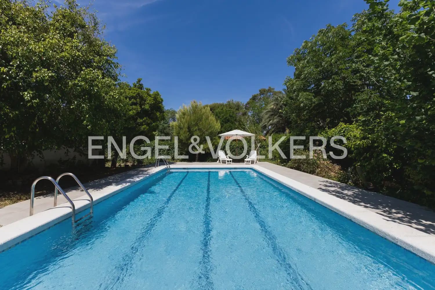5 bedroom Villa for sale in Castello de la Plana with pool garage - € 1,150,000 (Ref: 9898012)