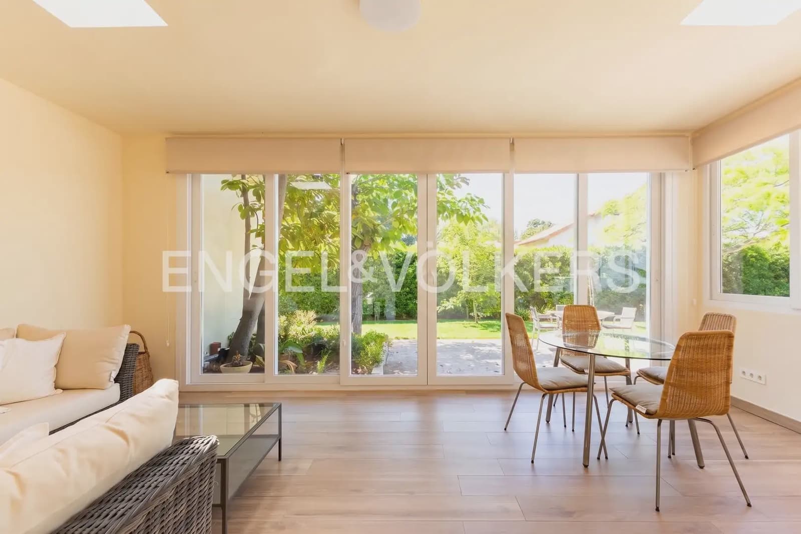 5 bedroom Villa for sale in Castello de la Plana with pool garage - € 1,150,000 (Ref: 9898012)
