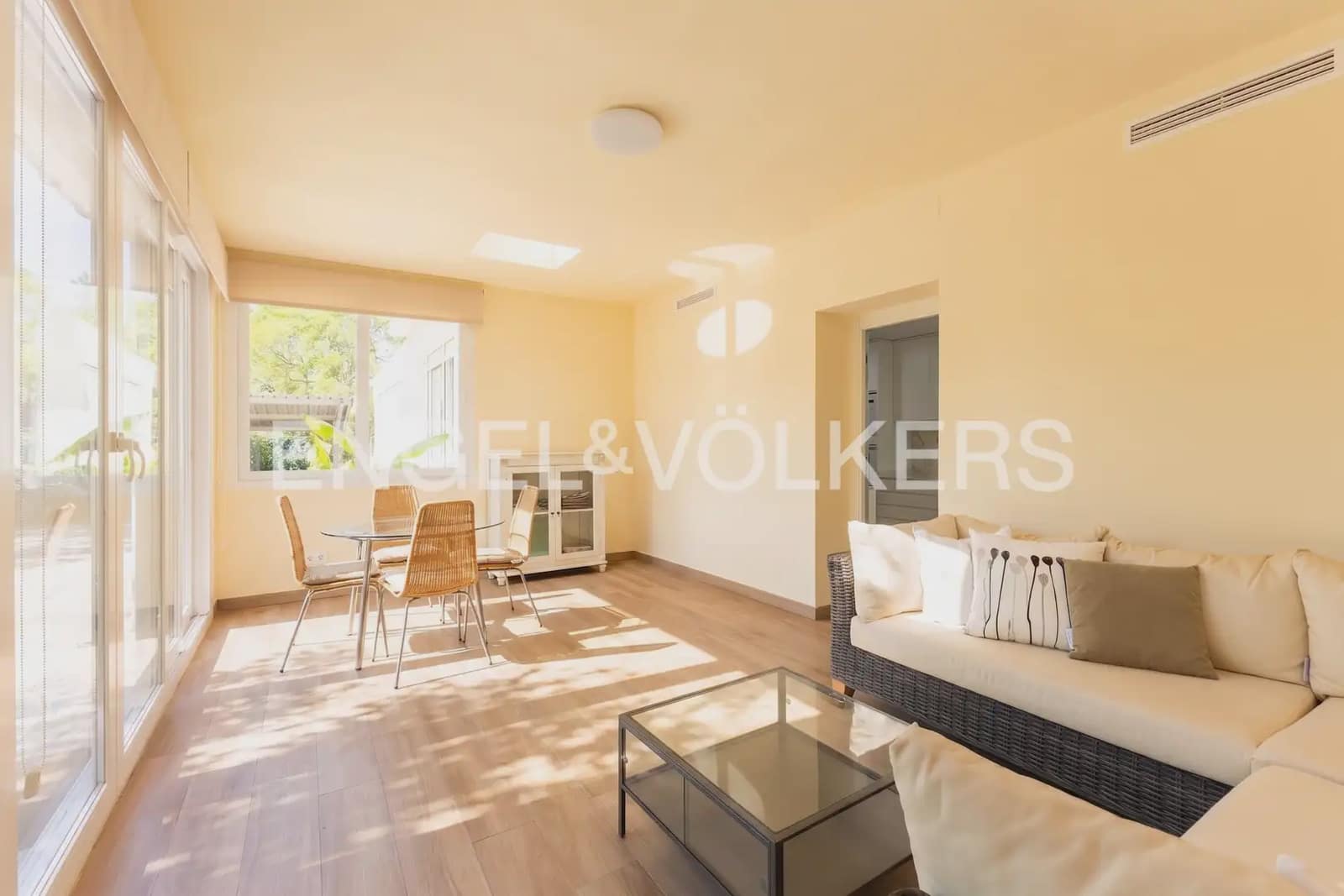 5 bedroom Villa for sale in Castello de la Plana with pool garage - € 1,150,000 (Ref: 9898012)