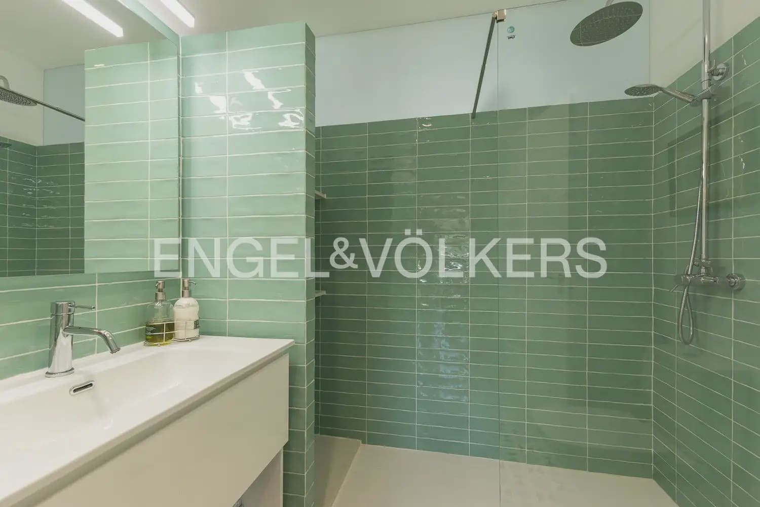 4 bedroom Finca/Country House for sale in Carcaixent with pool garage - € 580,000 (Ref: 9898015)