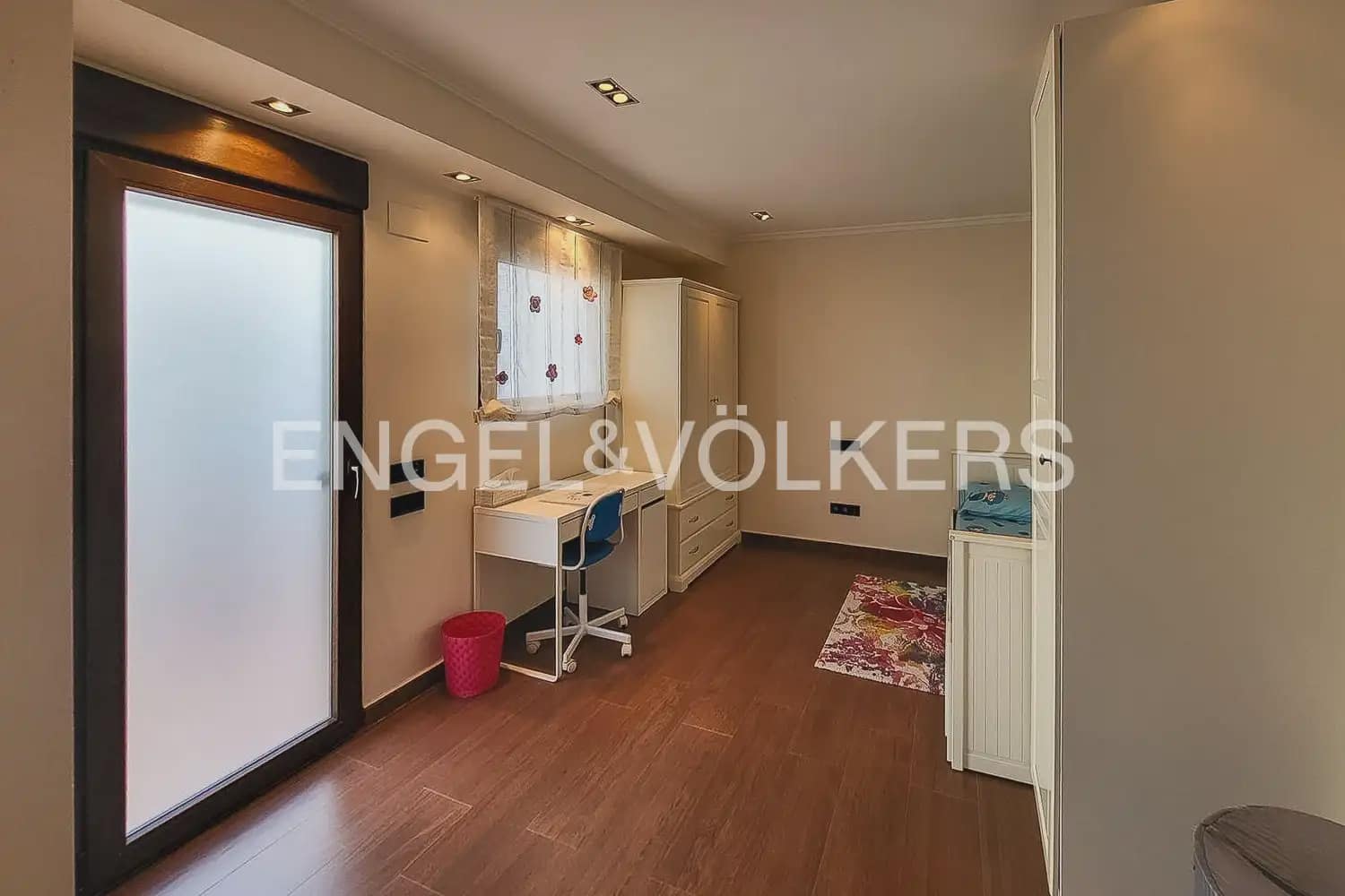 3 quarto Penthouse para arrendar em Valencia cidade - 3 500 € (Ref: 9898017)