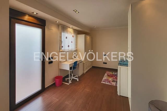 3 quarto Penthouse para arrendar em Sant Francesc, Valência cidade - 3 500 € (Ref: 9898017)