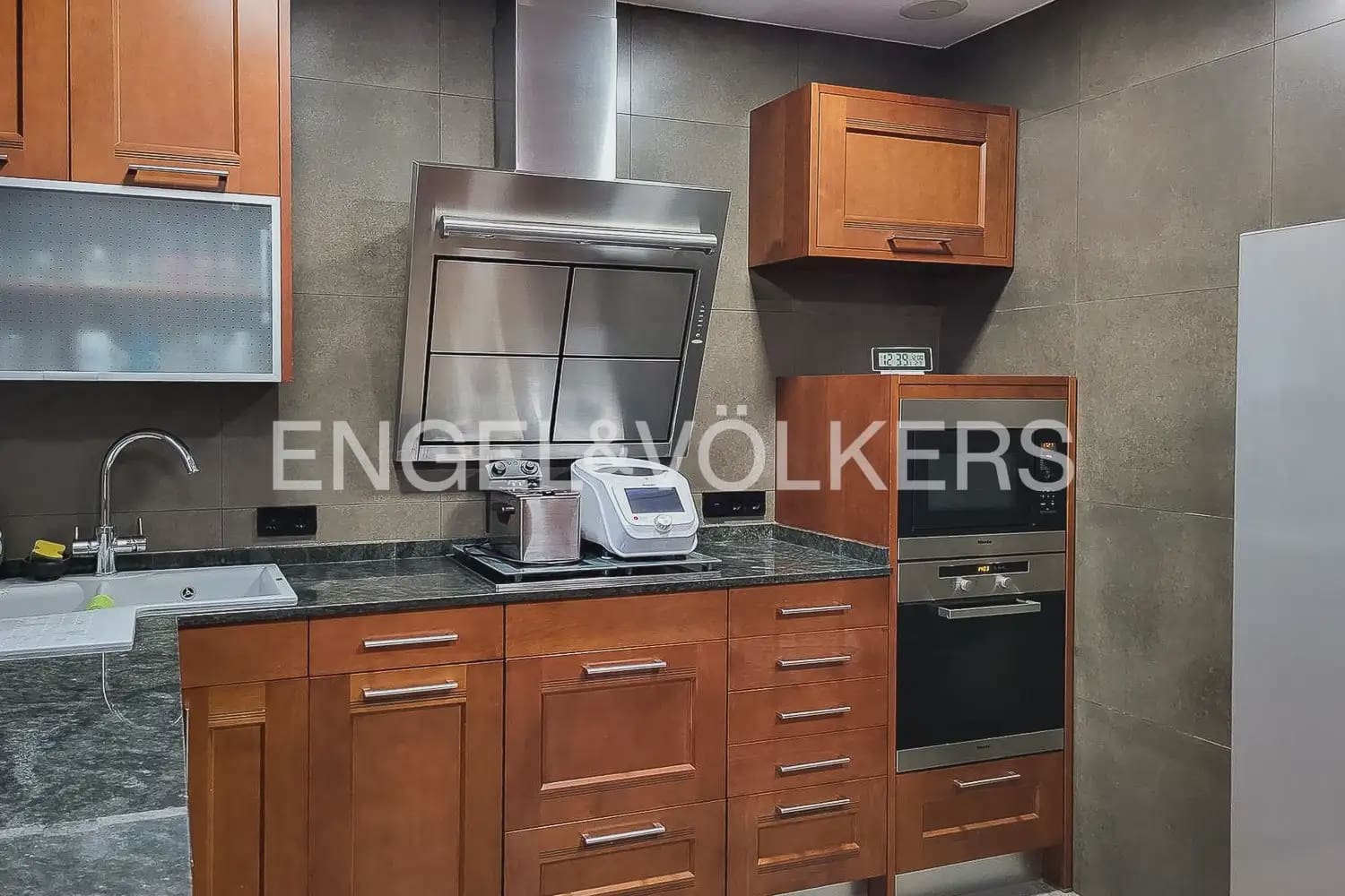 3 quarto Penthouse para arrendar em Valencia cidade - 3 500 € (Ref: 9898017)