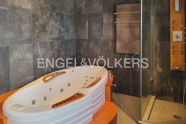 3 quarto Penthouse para arrendar em Sant Francesc, Valência cidade - 3 500 € (Ref: 9898017)