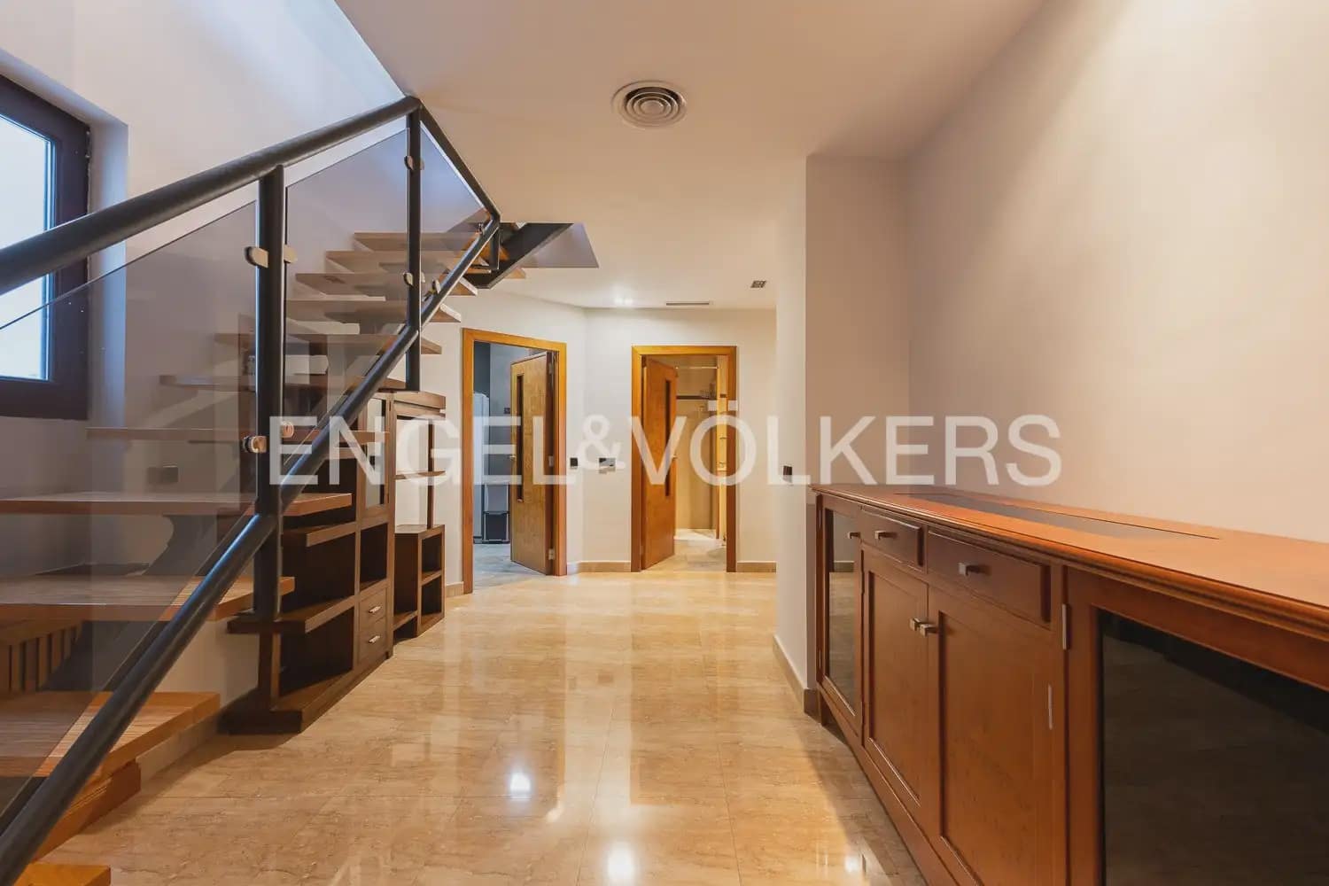 3 makuuhuone Kattohuoneisto vuokrattavana paikassa Valencia kaupunki - 3 400 € (Ref: 9898017)