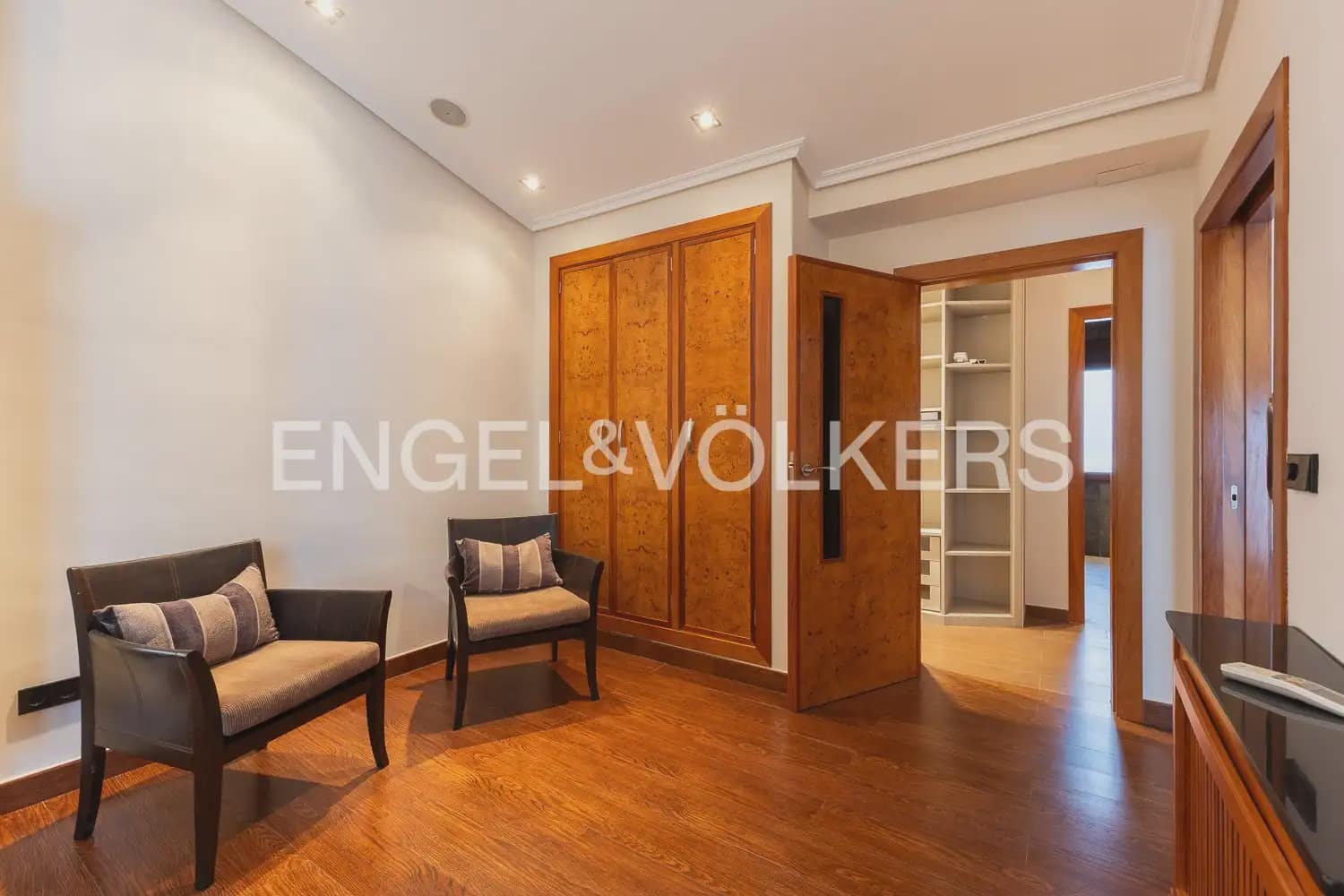 3 makuuhuone Kattohuoneisto vuokrattavana paikassa Valencia kaupunki - 3 400 € (Ref: 9898017)