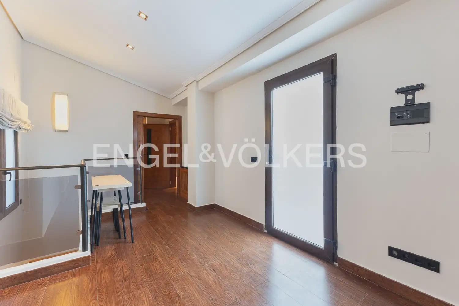 3 makuuhuone Kattohuoneisto vuokrattavana paikassa Valencia kaupunki - 3 400 € (Ref: 9898017)
