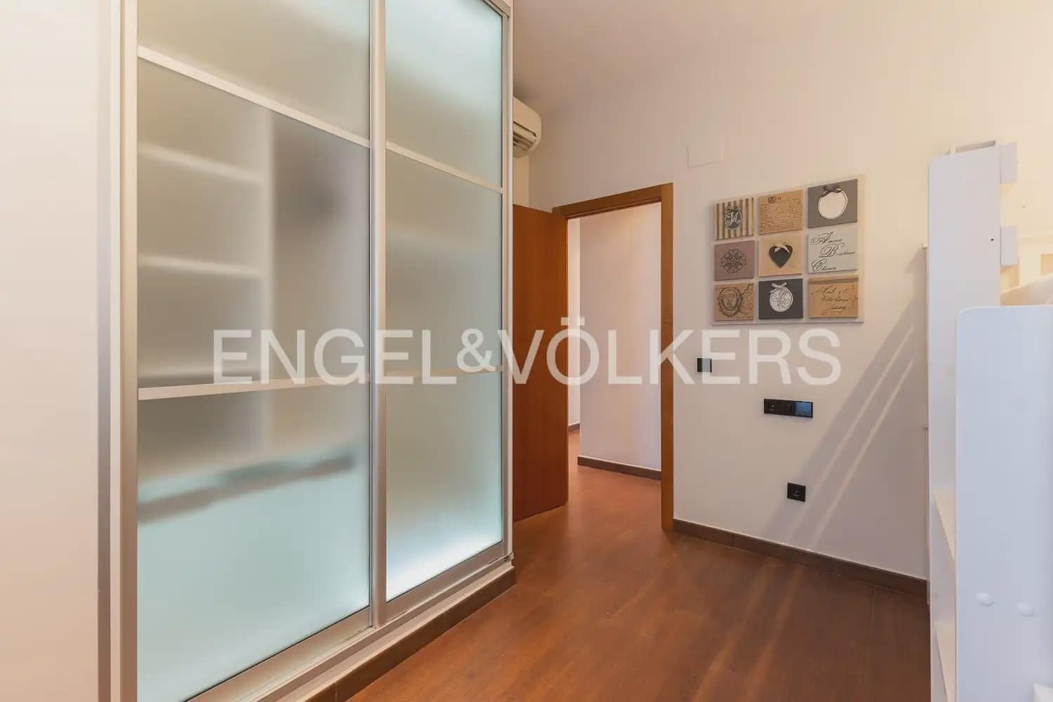 3 makuuhuone Kattohuoneisto vuokrattavana paikassa Valencia kaupunki - 3 400 € (Ref: 9898017)